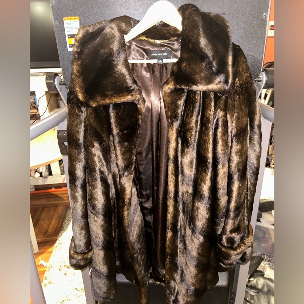 Jones New York Faux Fur Coat - Picture 1 of 4